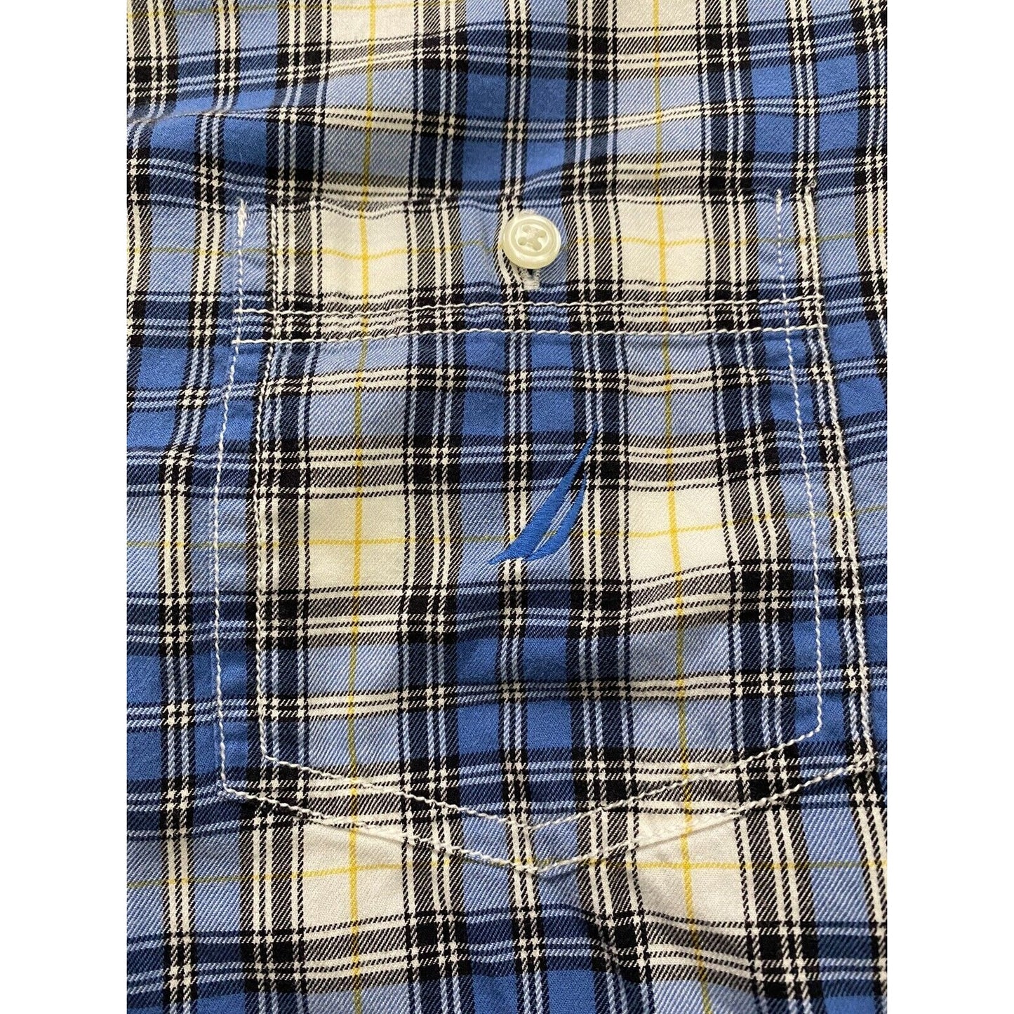 NAUTICA Blue And White Plaid Short Sleeves Button-down shirt Men’s Large