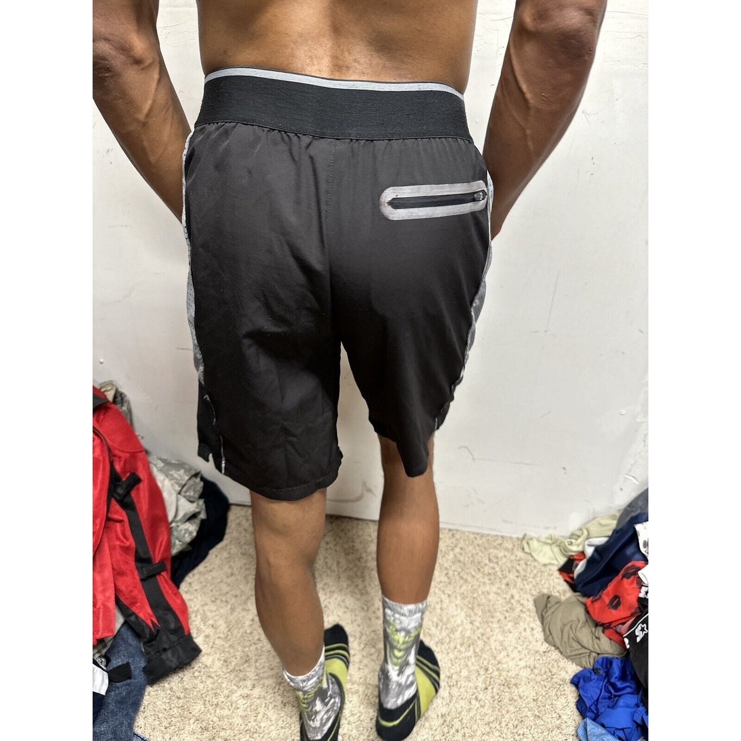 Reebok Black Small Athletic Shorts With Pockets