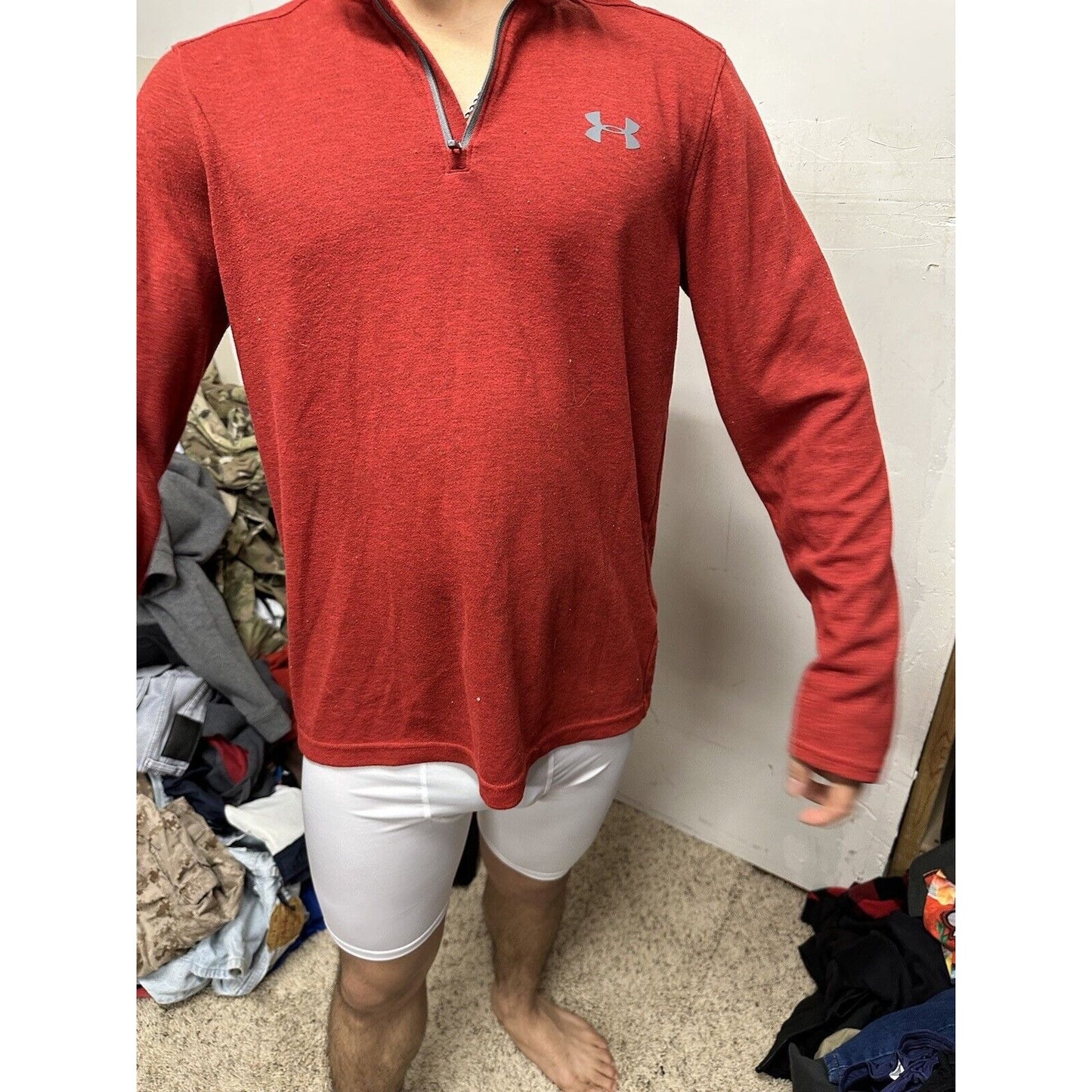 Men’s Red Loose Medium Under Armour 1/4 Zip Pull Over
