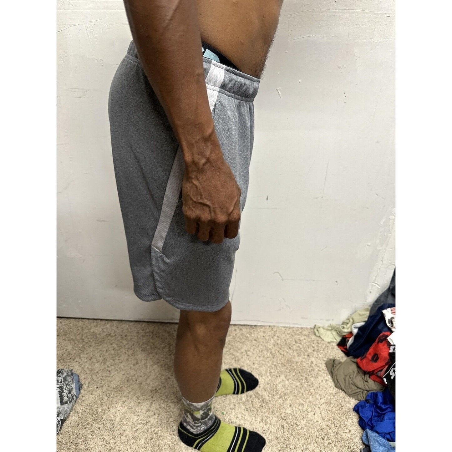 Men’s Nike Small Gray With Pockets Athletic Shorts Dri Fit