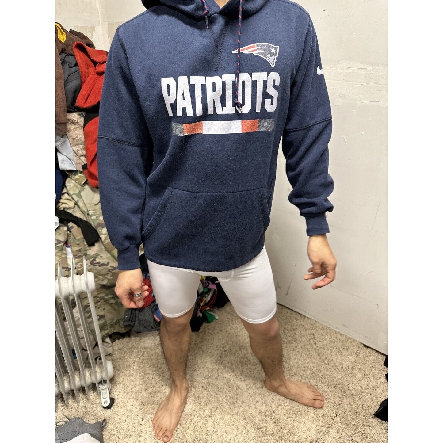 Men’s Patriots Pullover Hoodie Fits Like A Tight Medium