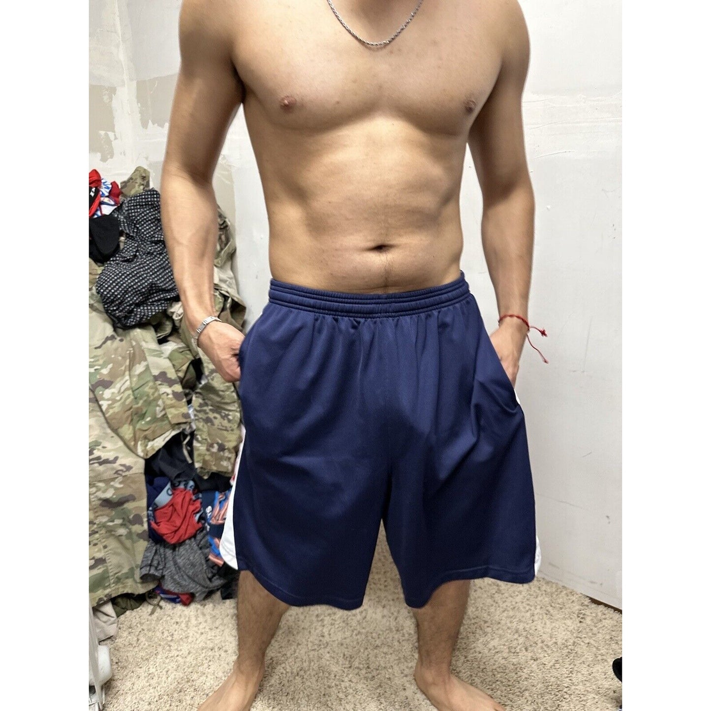 Men’s Dark Blue Large Under Armour Athletic Shorts With Pockets