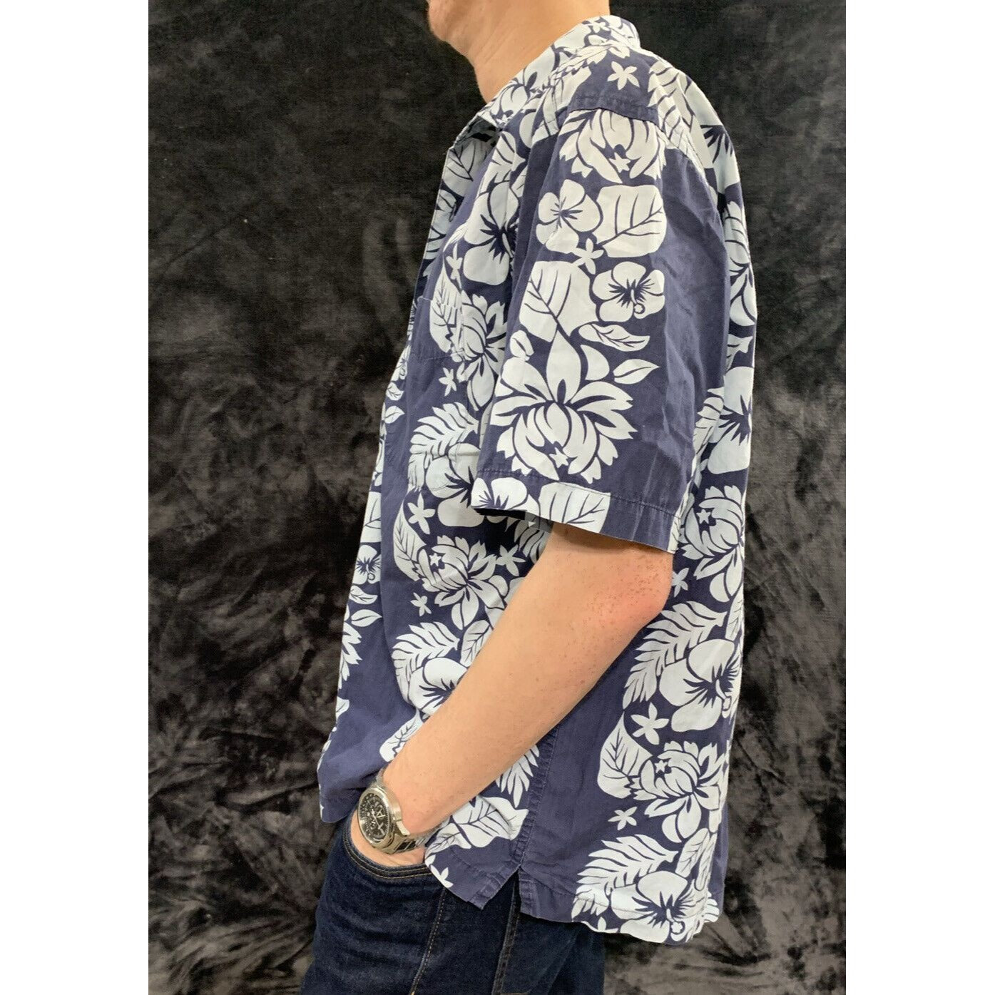 Old Navy Hawaiian Hibiscus Flowers Blue Men’s Large Button-down Short Sleeves